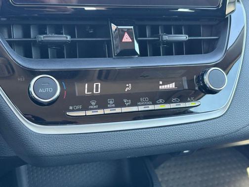 Pearl 2025 Toyota Corolla LE