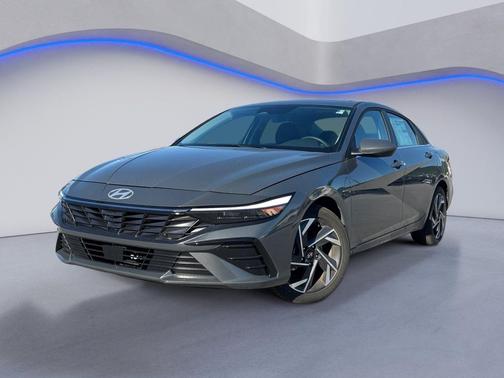 2025 Hyundai ELANTRA SEL