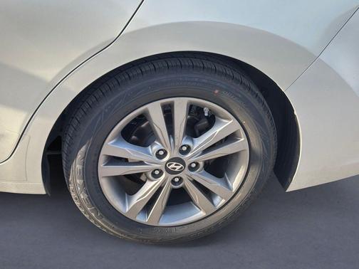 Mineral Beige Pearl 2018 Hyundai ELANTRA Value Edition
