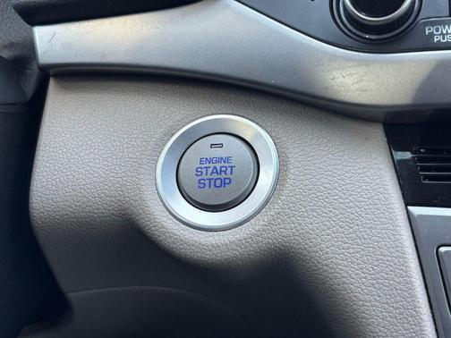 Mineral Beige Pearl 2018 Hyundai ELANTRA Value Edition