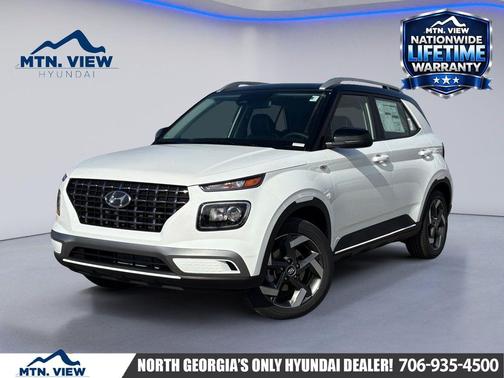 Lunar White w/Black Roof 2026 Hyundai VENUE SEL w/Two-Tone Roof