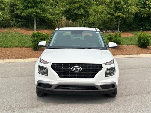 2024 Hyundai VENUE SE