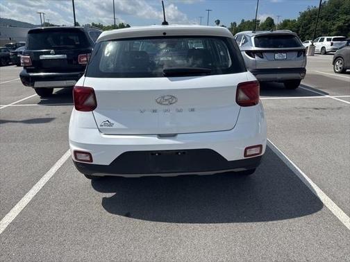 2024 Hyundai VENUE SE