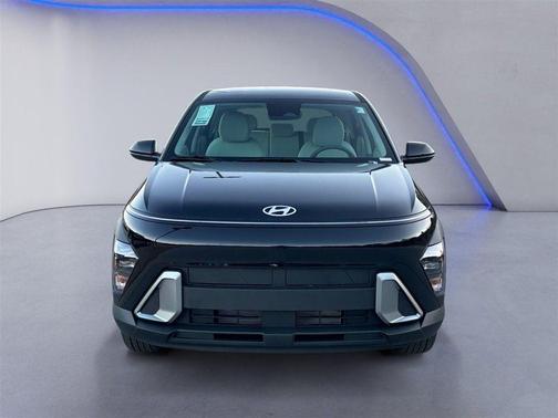 Abyss Black Pearl 2026 Hyundai KONA SE