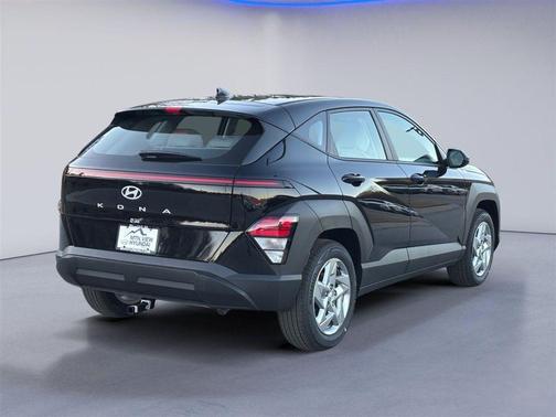 Abyss Black Pearl 2026 Hyundai KONA SE