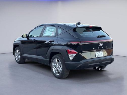 Abyss Black Pearl 2026 Hyundai KONA SE