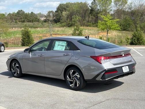 2025 Hyundai ELANTRA SEL