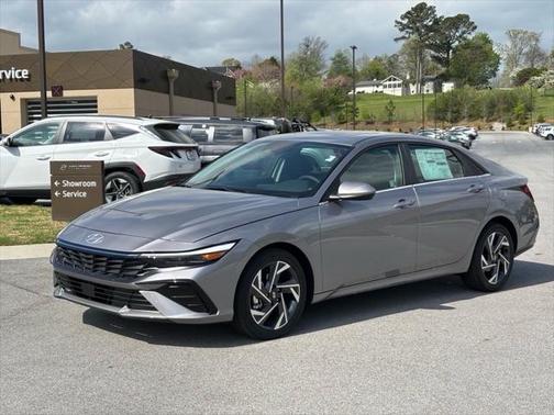 2025 Hyundai ELANTRA SEL