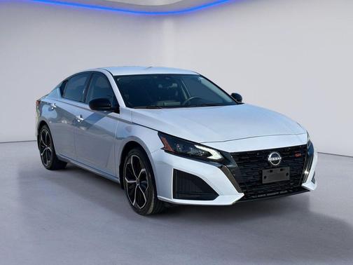 Gray Sky Pearl 2024 Nissan Altima SR FWD