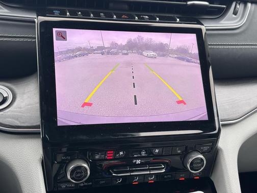 2022 Jeep Grand Cherokee 4xe Overland