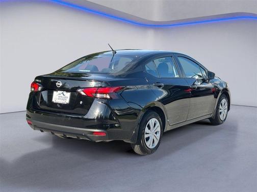 Super Black Metallic 2025 Nissan Versa 1.6 S