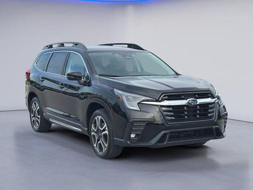 Crystal Black Silica 2023 Subaru Ascent Limited 7-Passenger