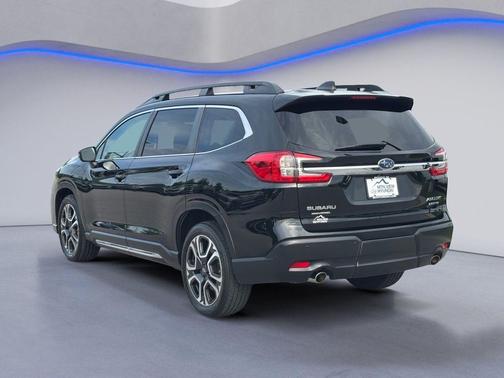 Crystal Black Silica 2023 Subaru Ascent Limited 7-Passenger