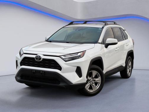 Ice 2023 Toyota RAV4 XLE