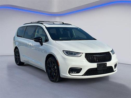 Bright White Clearcoat 2025 Chrysler Pacifica Limited