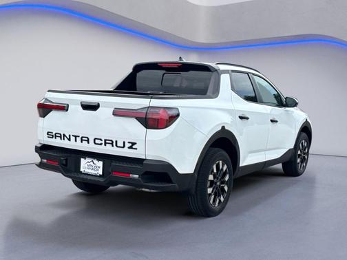 Atlas White 2026 Hyundai SANTA CRUZ SEL Activity