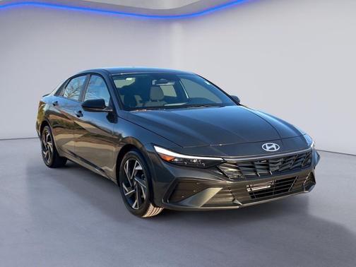 2025 Hyundai ELANTRA Sport