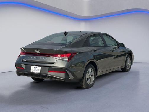 Amazon Gray 2026 Hyundai ELANTRA SE
