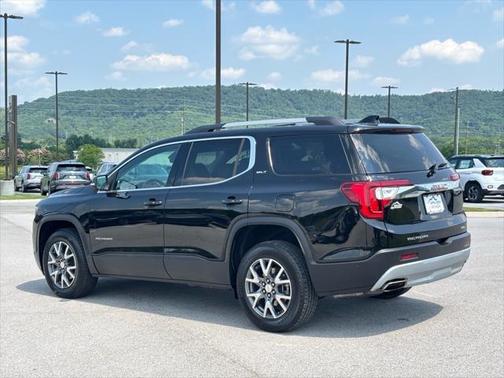 2023 GMC Acadia AWD SLT