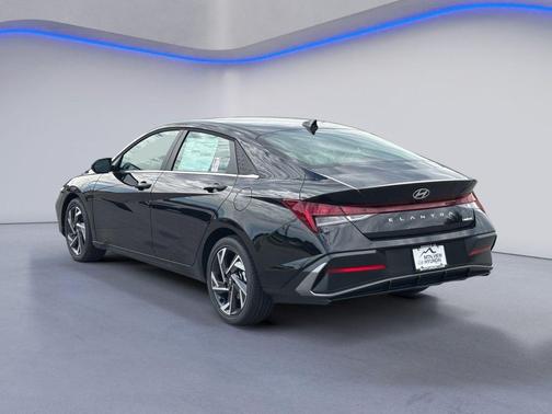 Abyss Black 2026 Hyundai ELANTRA Limited