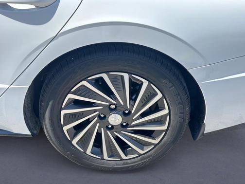 2021 Hyundai SONATA Limited 2.0T