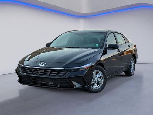 Abyss Black 2026 Hyundai ELANTRA SE