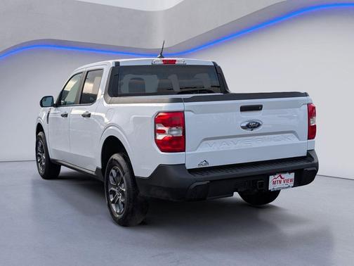 Oxford White 2024 Ford Maverick XLT