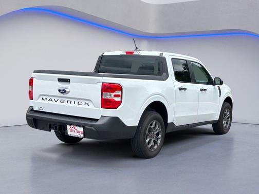 Oxford White 2024 Ford Maverick XLT