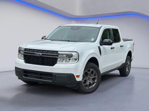 Oxford White 2024 Ford Maverick XLT