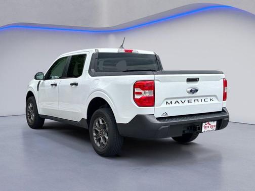 Oxford White 2024 Ford Maverick XLT