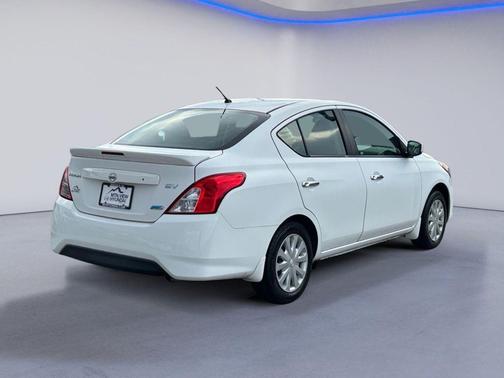 Fresh Powder 2015 Nissan Versa 1.6 SV