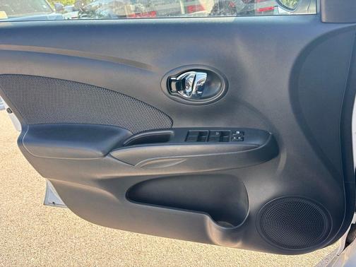 Fresh Powder 2015 Nissan Versa 1.6 SV