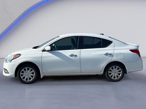 Fresh Powder 2015 Nissan Versa 1.6 SV