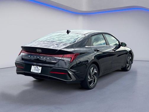 Abyss Black 2026 Hyundai ELANTRA Limited