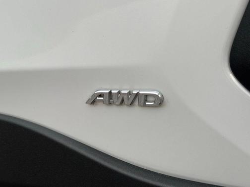 Wind Chill Pearl 2025 Toyota RAV4 Hybrid XLE Premium