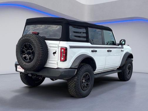 Oxford White 2022 Ford Bronco Wildtrak