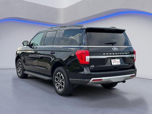 Black Metallic 2024 Ford Expedition XLT