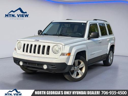 Bright White Clearcoat 2013 Jeep Patriot Latitude