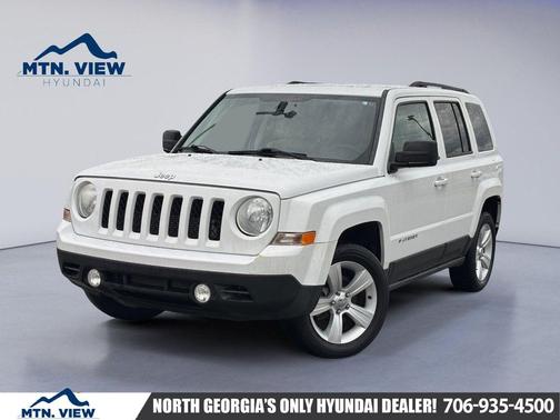 Bright White Clearcoat 2013 Jeep Patriot Latitude
