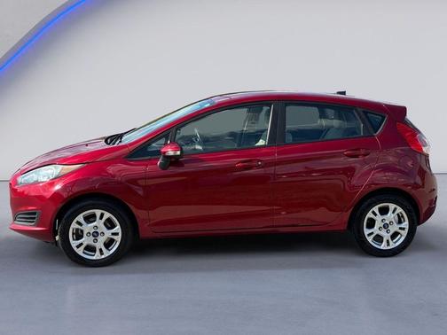 Ruby Red Metallic 2016 Ford Fiesta SE