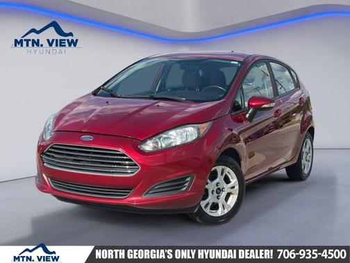 Ruby Red Metallic 2016 Ford Fiesta SE