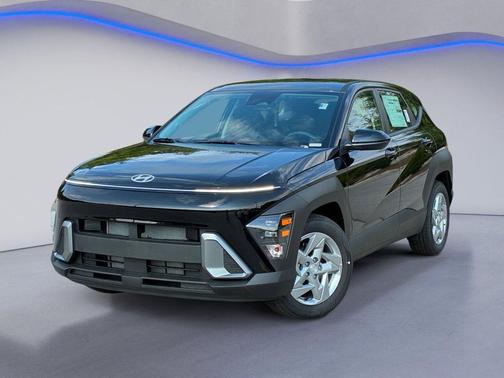Abyss Black Pearl 2027 Hyundai KONA SE