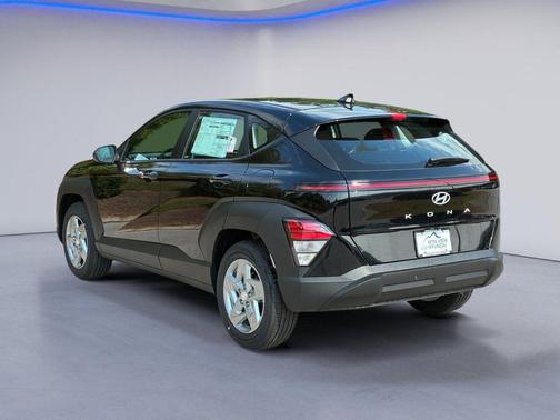 Abyss Black Pearl 2027 Hyundai KONA SE