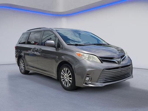 Predawn Gray Mica 2020 Toyota Sienna XLE Premium