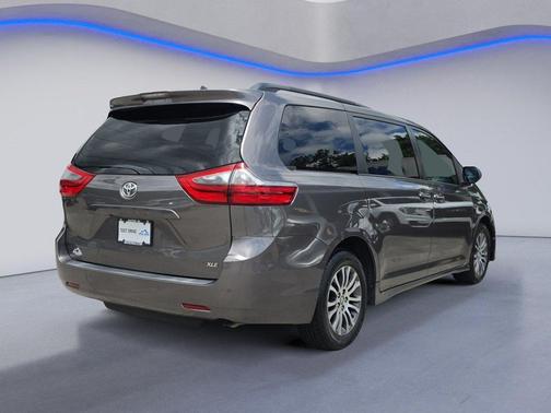 Predawn Gray Mica 2020 Toyota Sienna XLE Premium