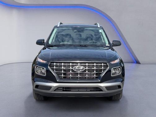Onyx Black 2026 Hyundai VENUE SEL