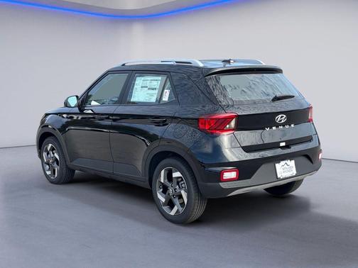 Onyx Black 2026 Hyundai VENUE SEL