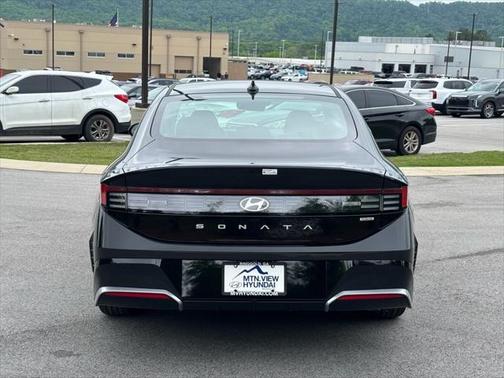 2025 Hyundai SONATA Hybrid SE