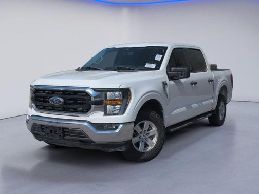 Oxford White 2023 Ford F-150 XLT