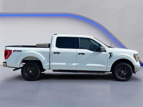 Oxford White 2023 Ford F-150 XLT
